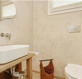 4 bedroom villa with pool, Castellammare del Golfo, sleeps 8-10